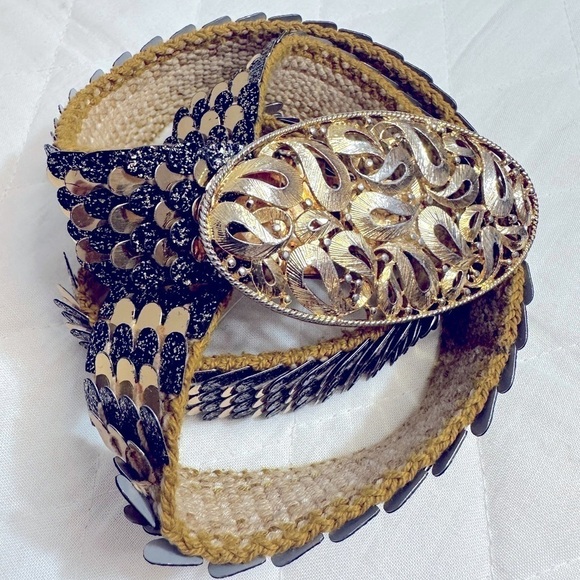 Womens Belt Black And Gold Shiny Flashy Adjustable Buckle Length 32” Width 1”